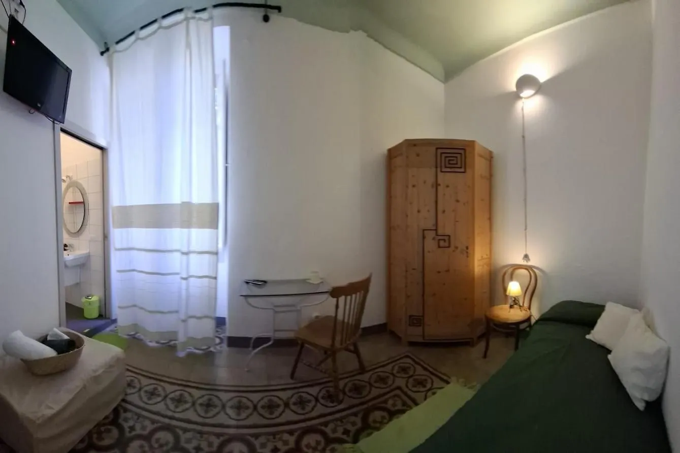 Aghinas Albergo Diffuso Bosa Affittacamere