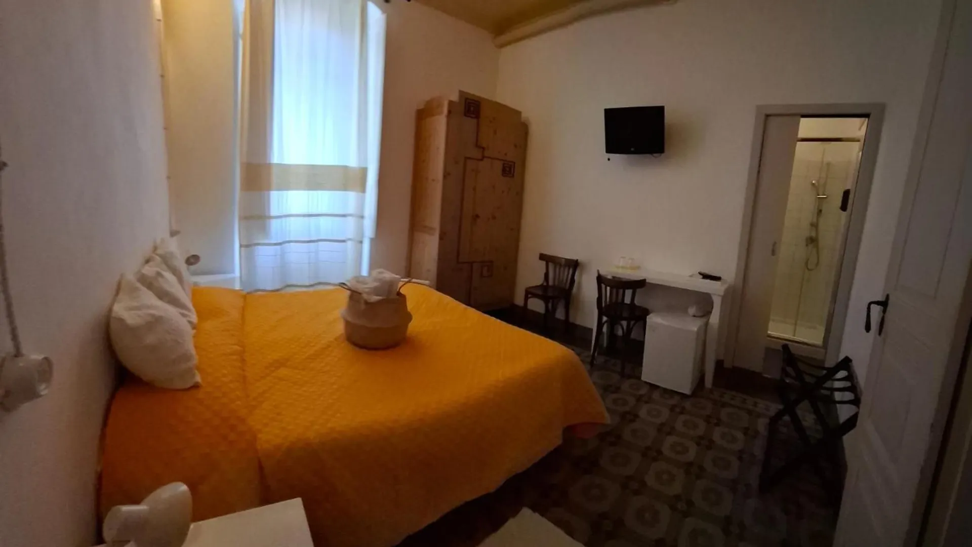 Aghinas Albergo Diffuso Bosa Affittacamere