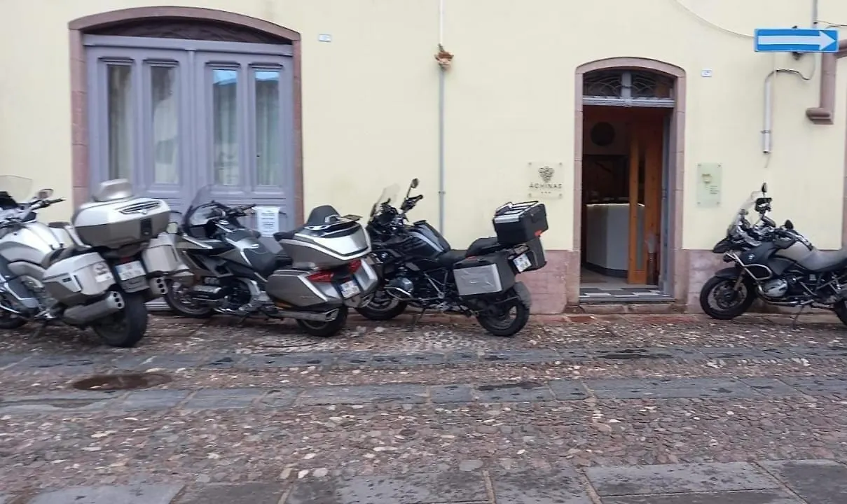 Affittacamere Aghinas Albergo Diffuso Bosa