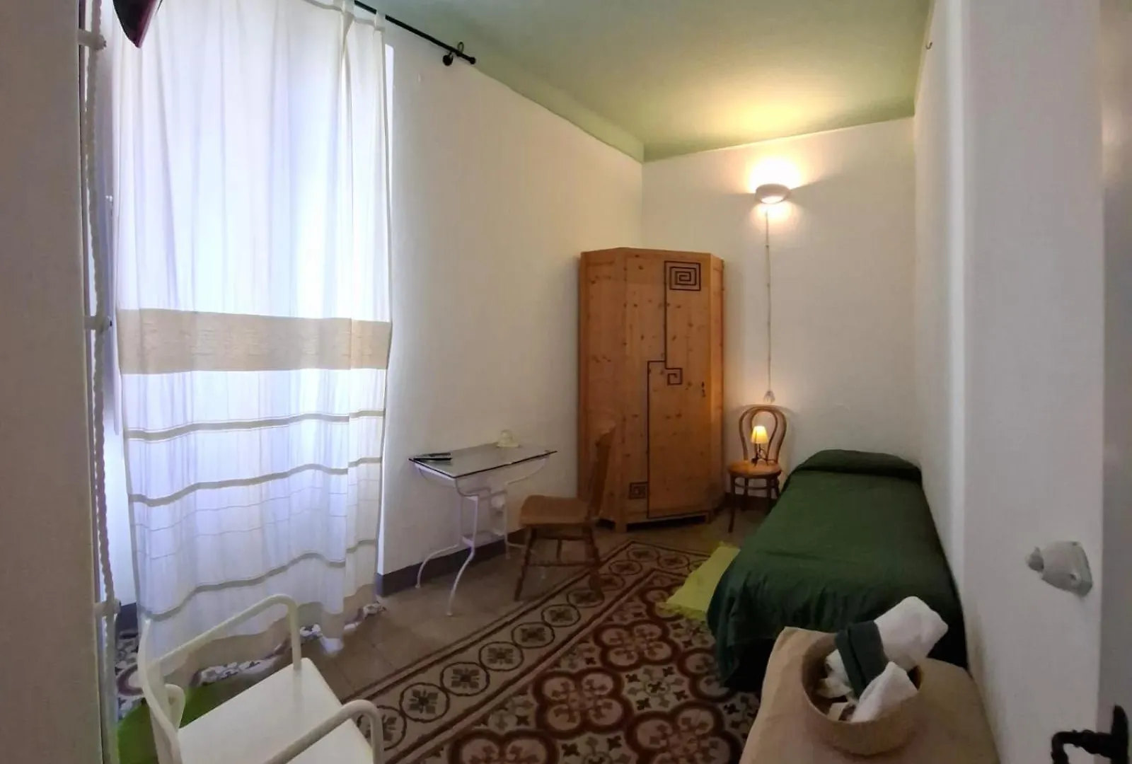 Aghinas Albergo Diffuso Bosa Affittacamere